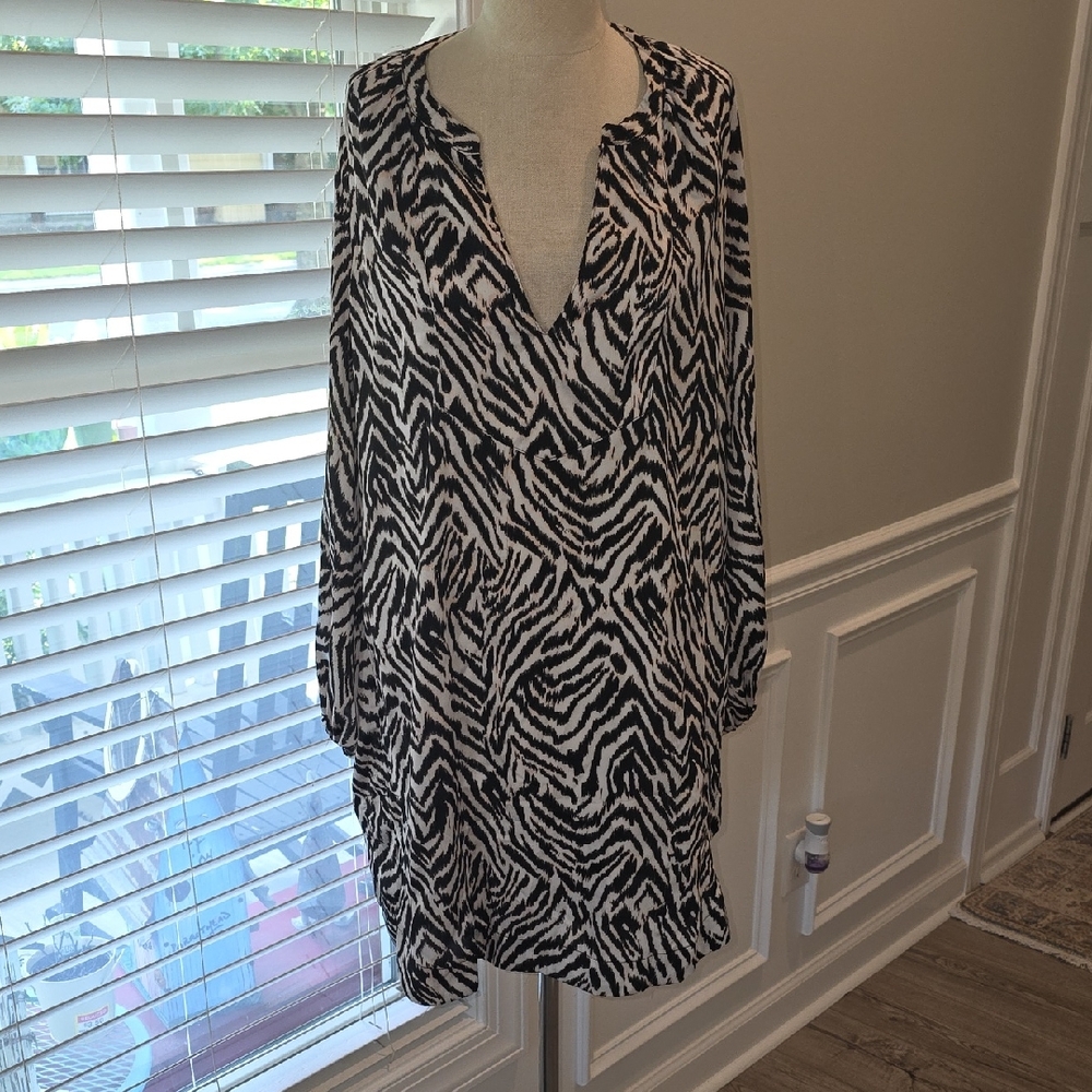 H&M Black and White Long Sleeve Dress